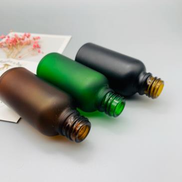 Free Sample 30ml Empty Frosted Green Black Amber Glass Cosmetic Dropper Bottles