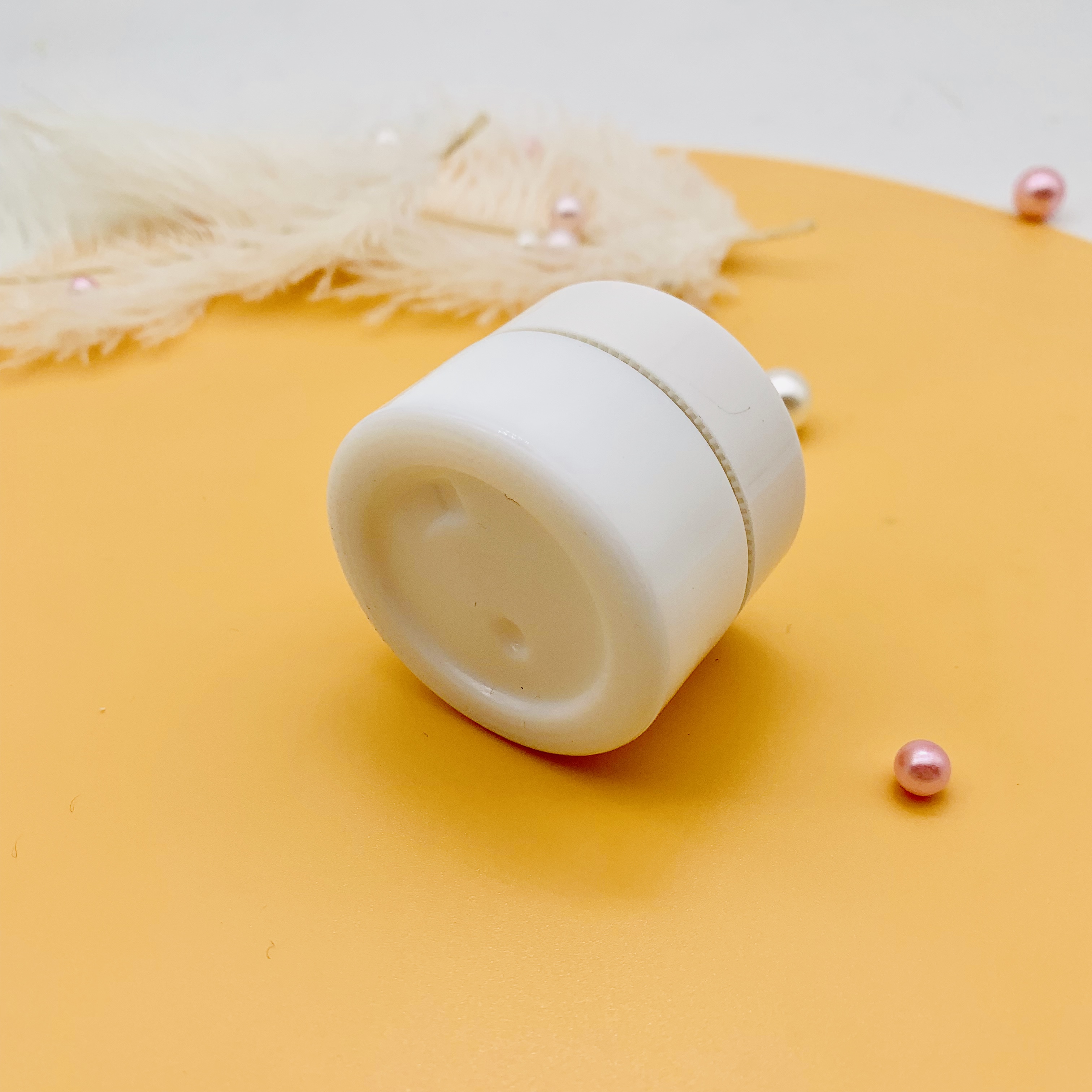 Free Sample Empty Luxury White Round Glass Cosmetics Cream Jar 15g 30g 50g 100g