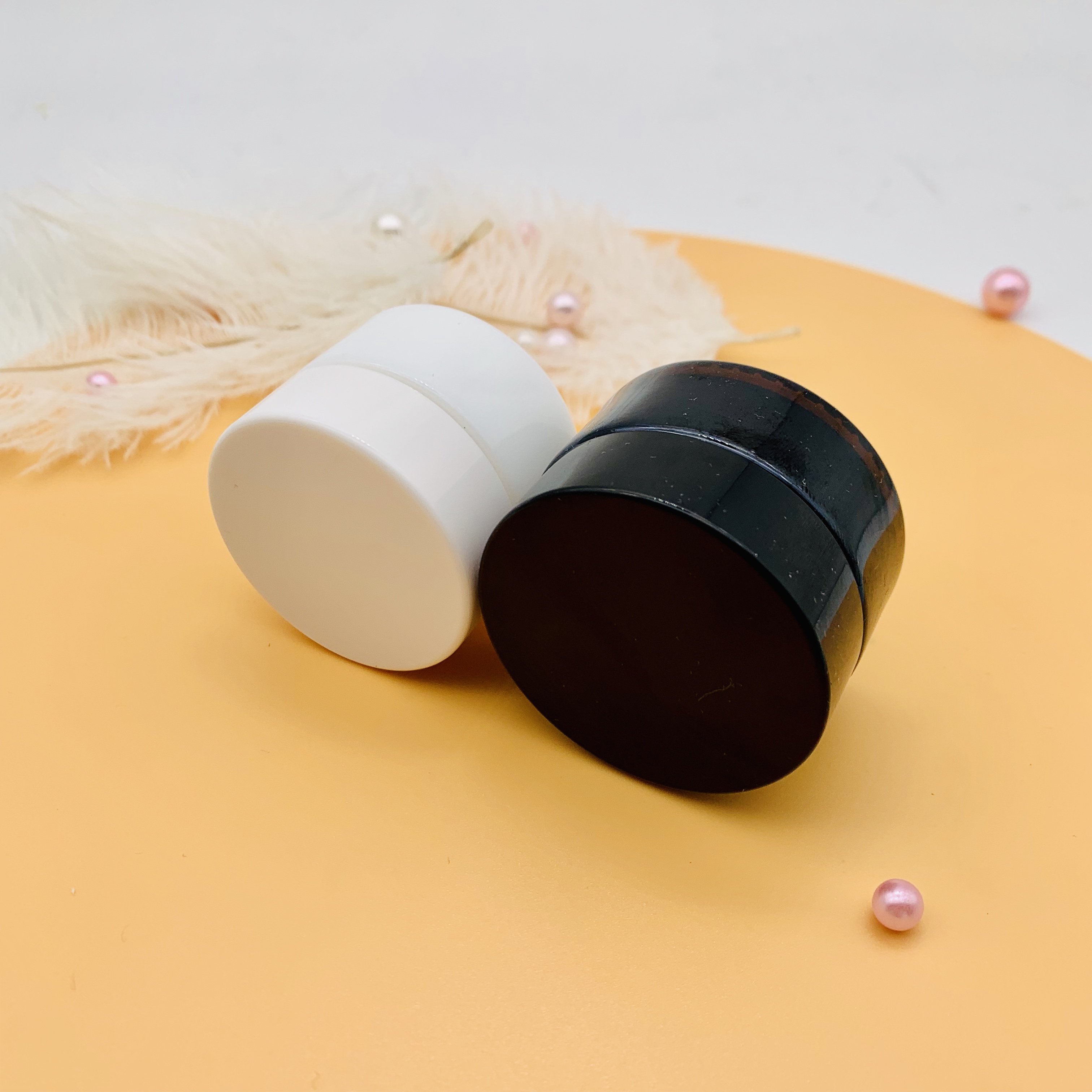 Free Sample Empty Luxury White Round Glass Cosmetics Cream Jar 15g 30g 50g 100g
