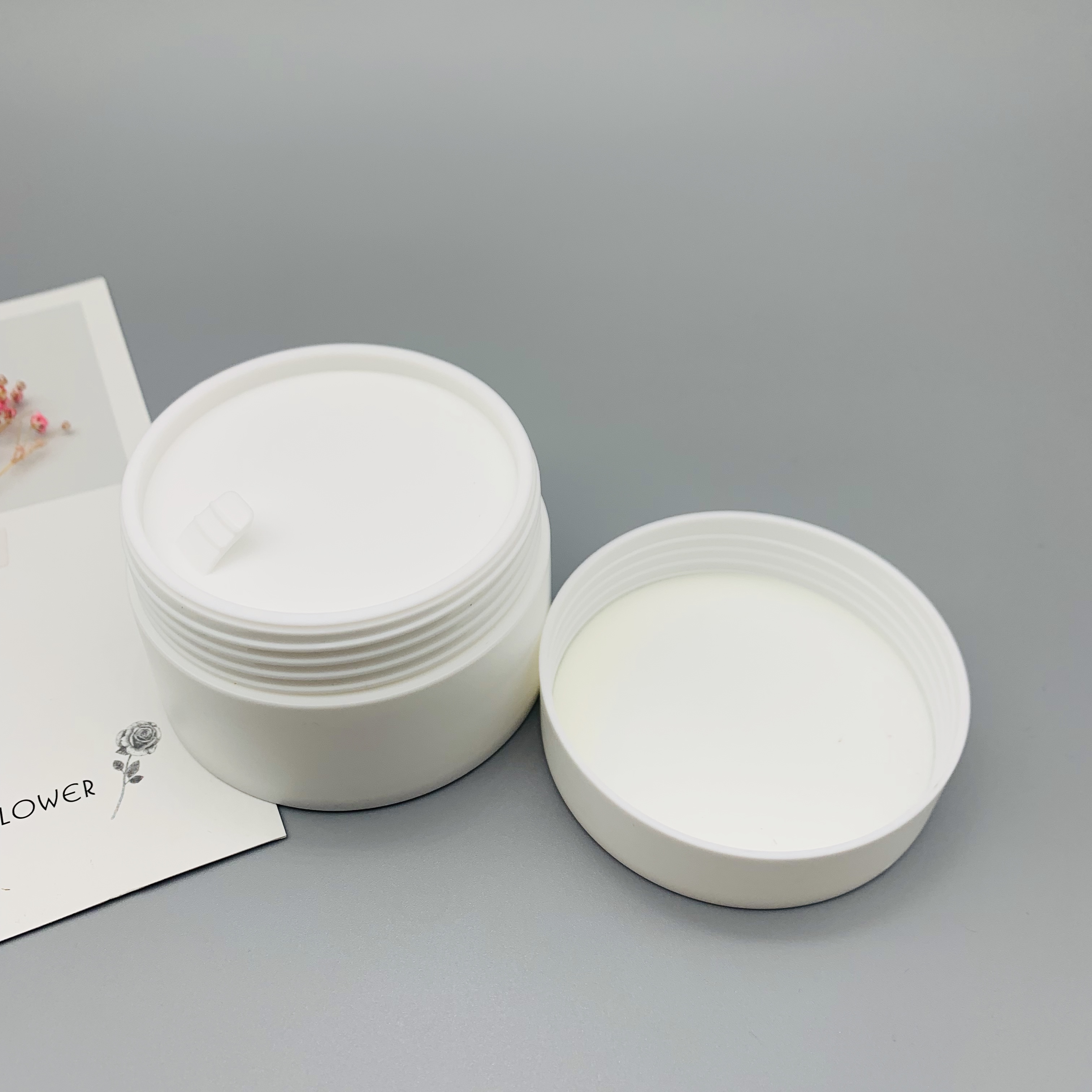 Free Sample High Quality Customize 50g White PP Plastic Cosmetic Face Cream Jar With Lid