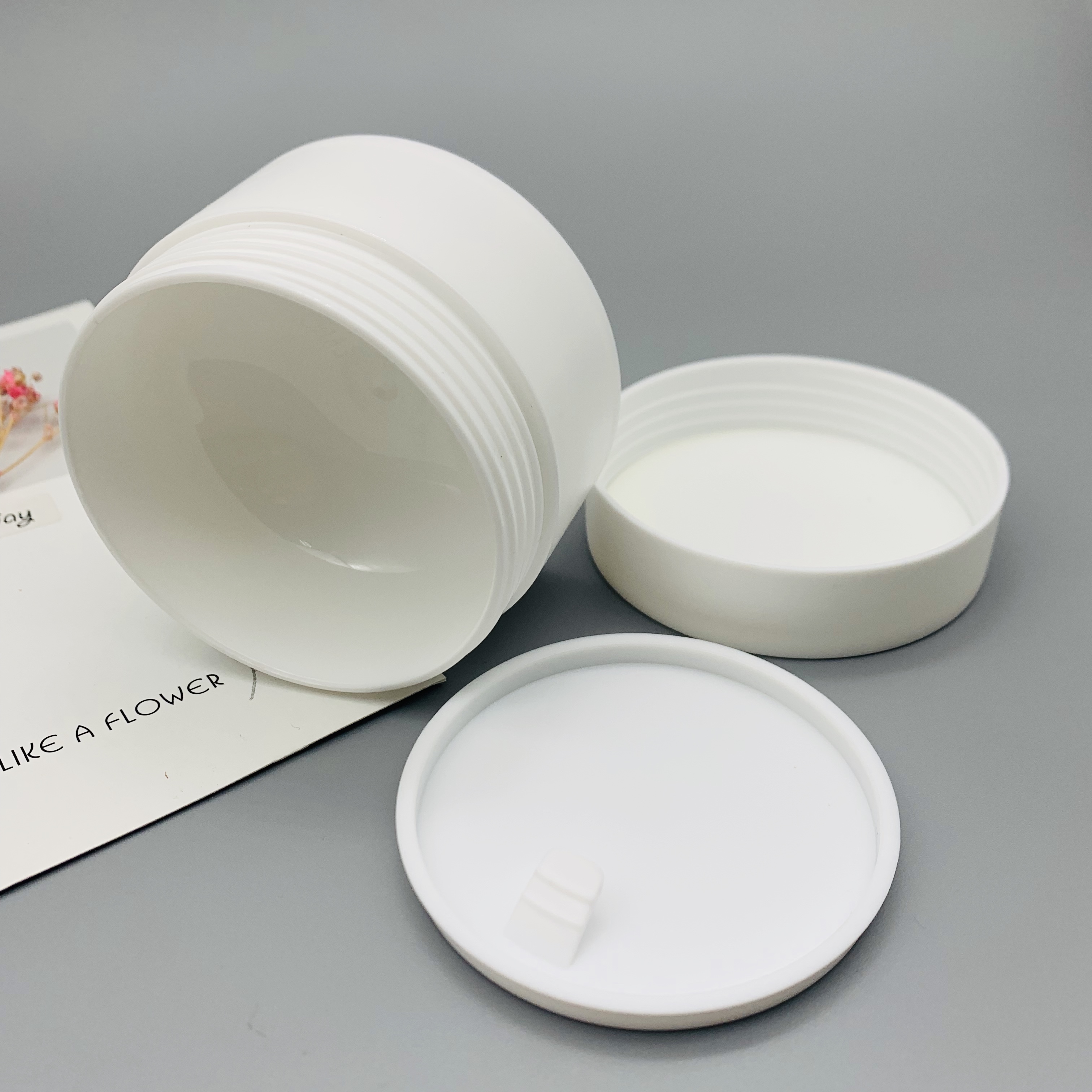 Free Sample High Quality Customize 50g White PP Plastic Cosmetic Face Cream Jar With Lid