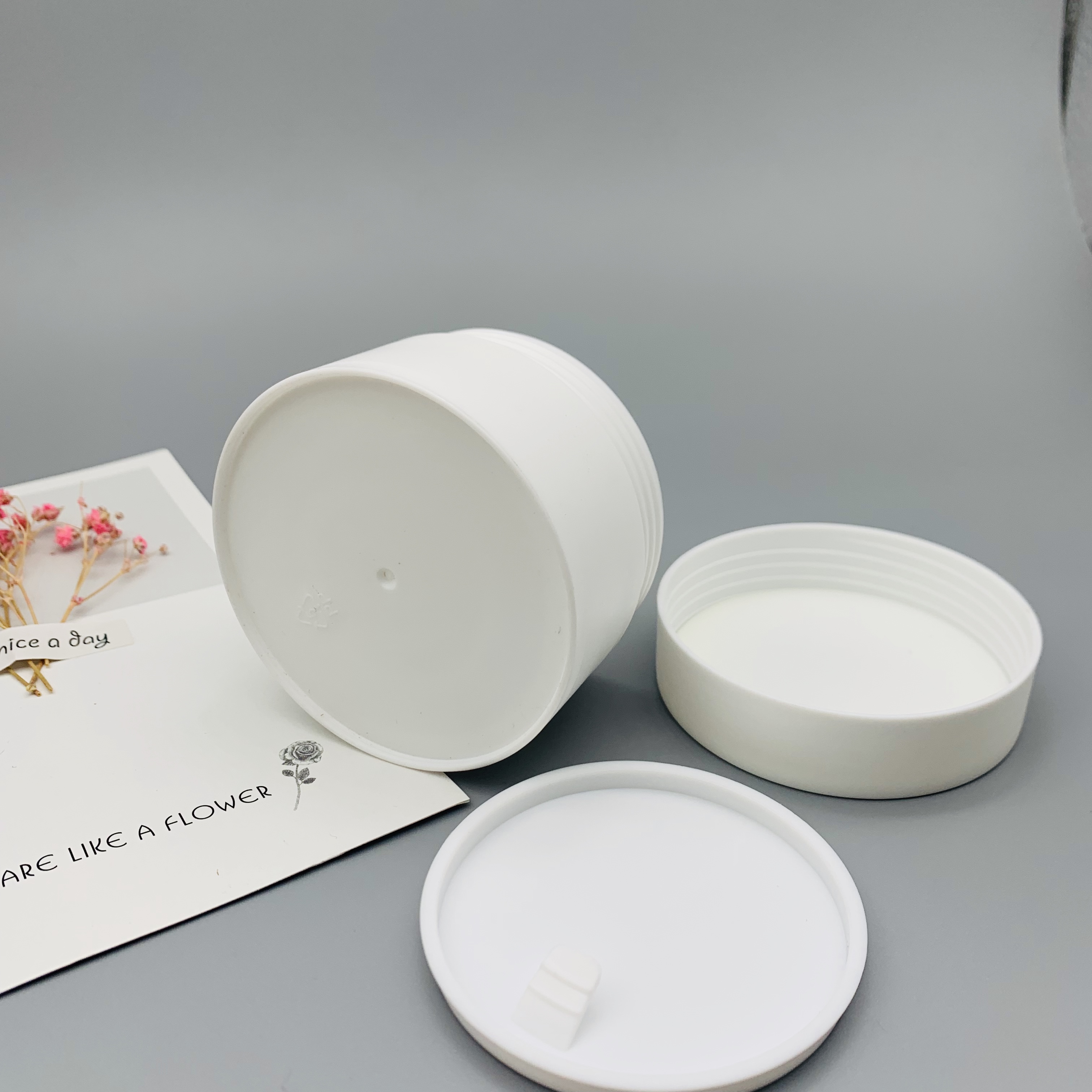 Free Sample High Quality Customize 50g White PP Plastic Cosmetic Face Cream Jar With Lid