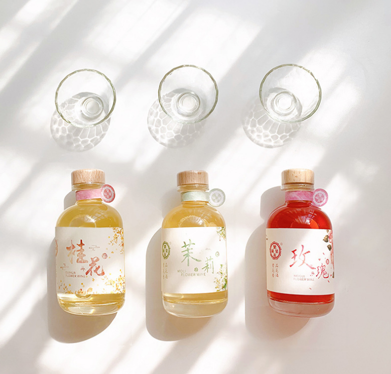 Free Sample High-quality 250ml 8oz oblate wine vodka whiskey Small Glass transparent empty Drink Bottle