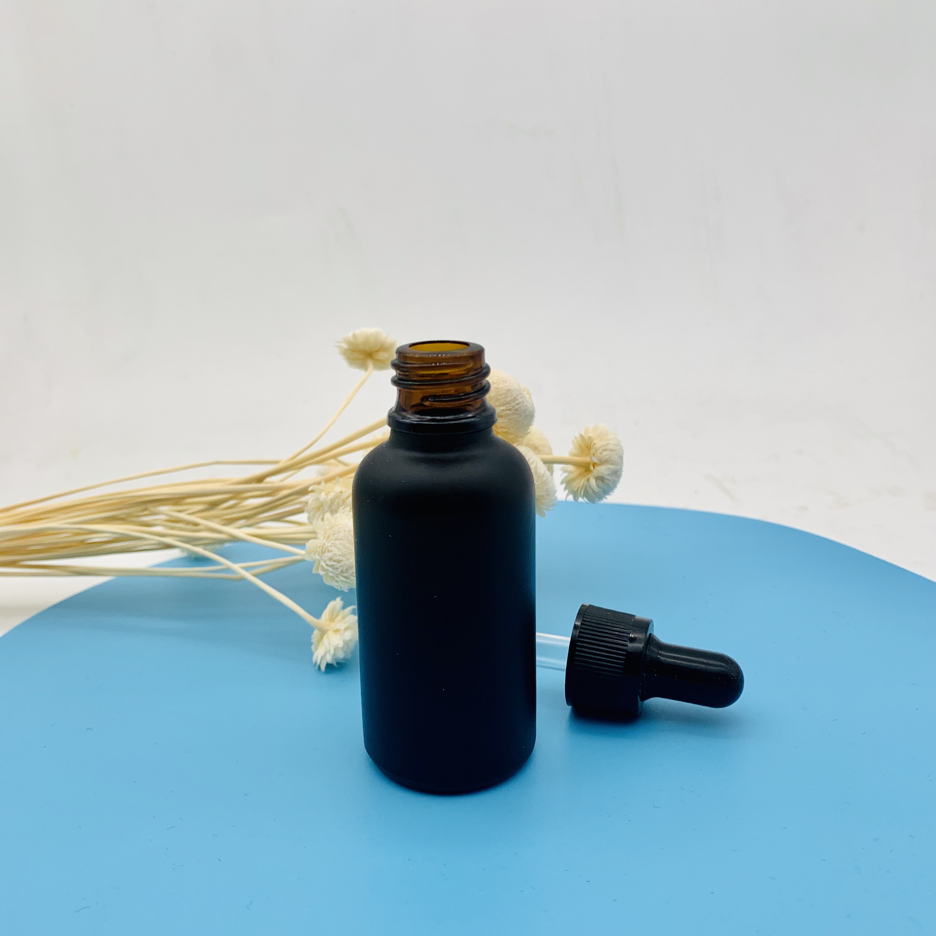 Free Sample Luxury Colored Glass Dropper Bottle For Cosmetic Essential Oil