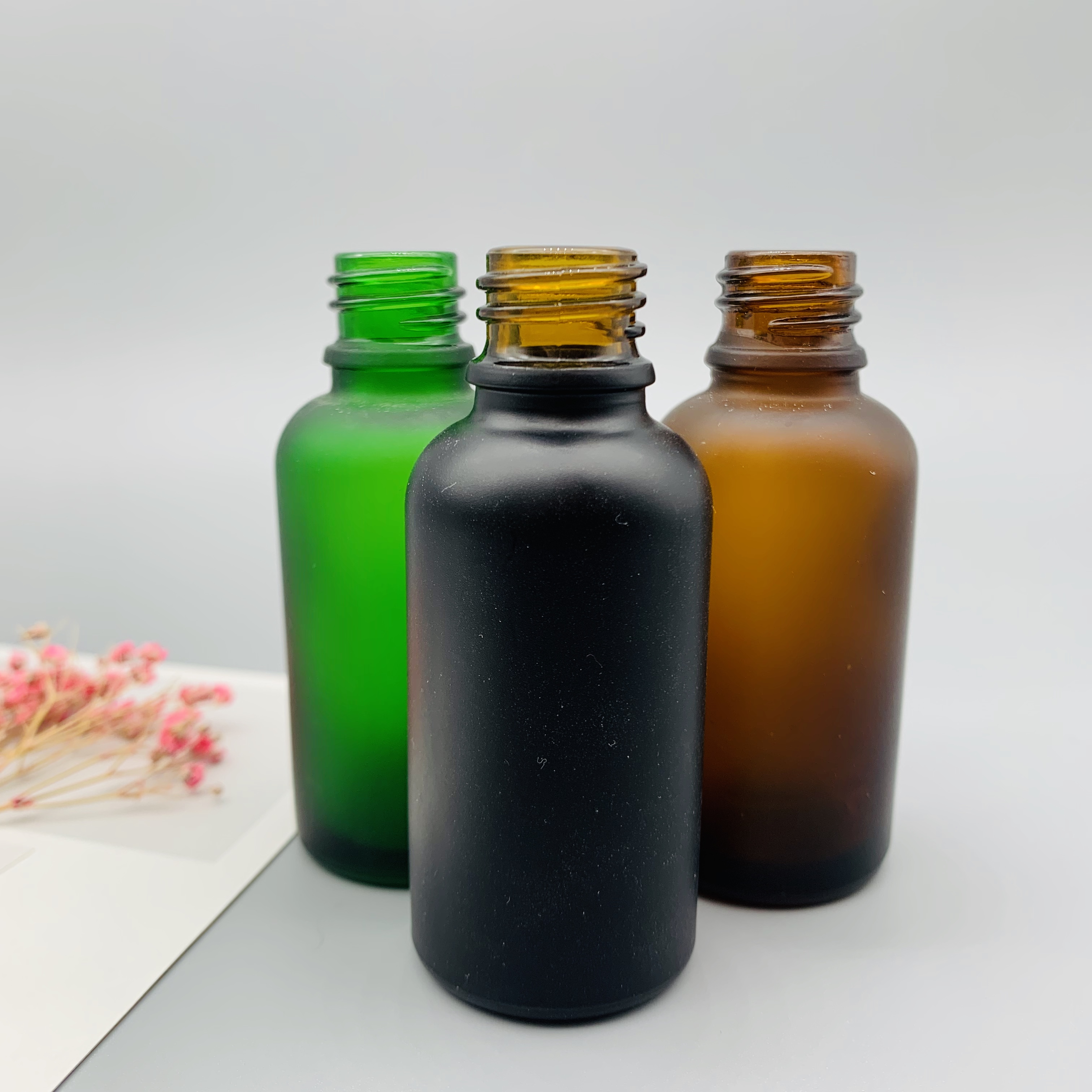 Free Sample Luxury Colored Glass Dropper Bottle For Cosmetic Essential Oil