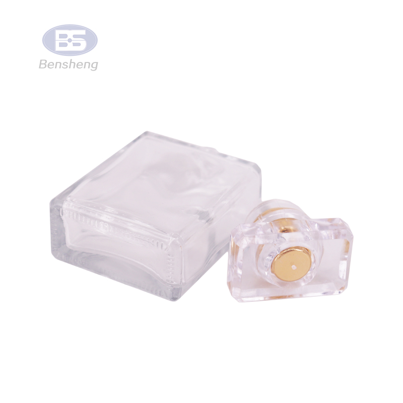 Free Sample Luxury Woman 50ml Square Spray Glass Perfume Bottle 50 ml Wholesale