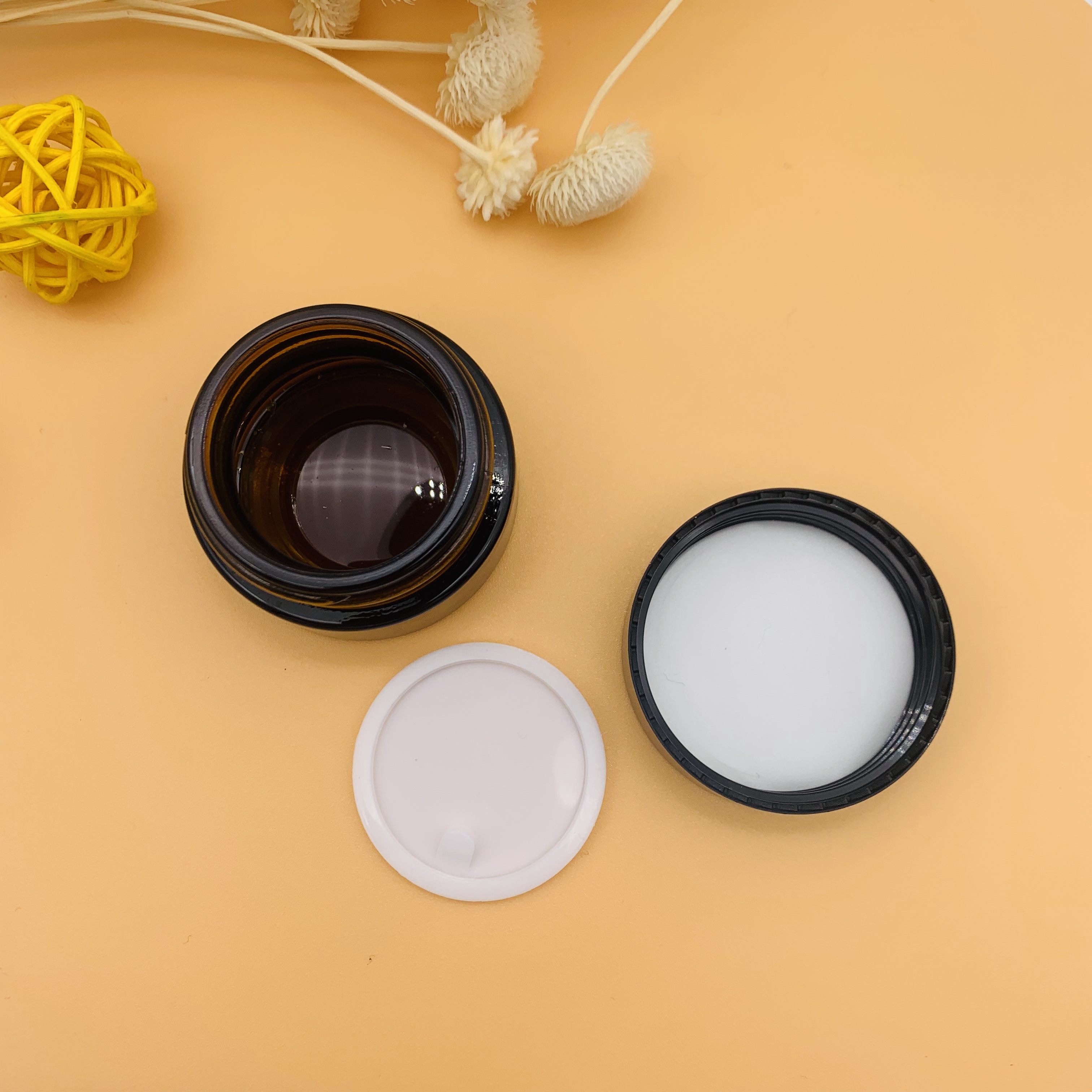 Free Sample Wholesale Amber Cosmetic Glass Jar With Lid
