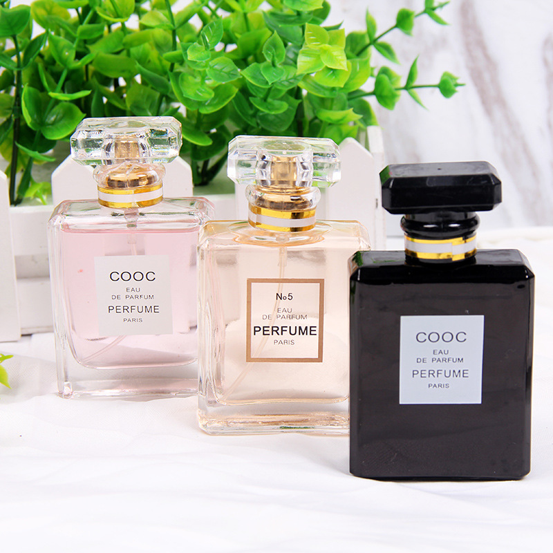 Free Sample Wholesale Luxury Women 50ml Square Spray Bottle Glass Perfume Bottle