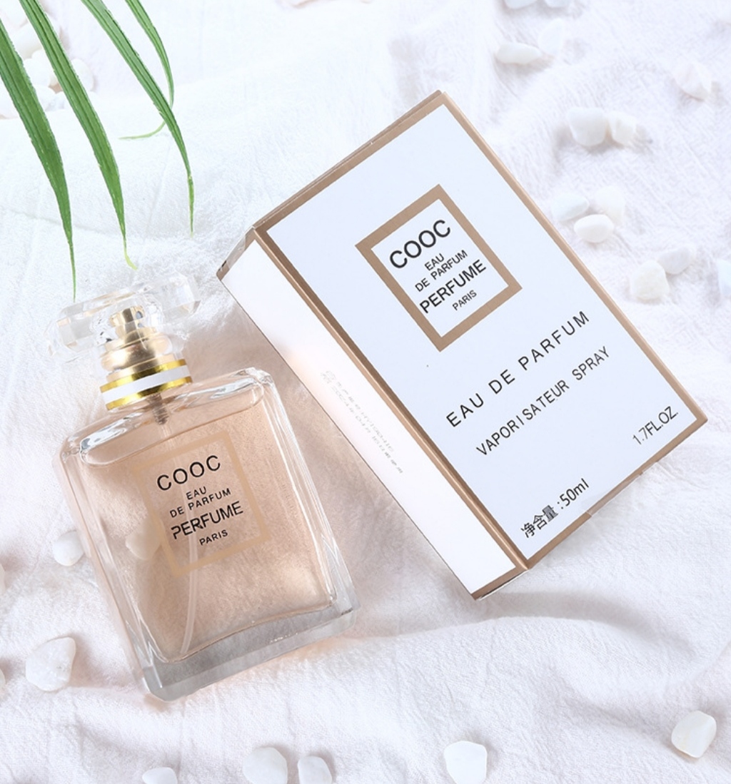 Free Sample Wholesale Luxury Women 50ml Square Spray Bottle Glass Perfume Bottle