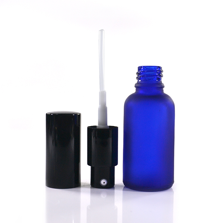 Free sample 30ml 1oz frosted black glass bottle pump spray glass bottle