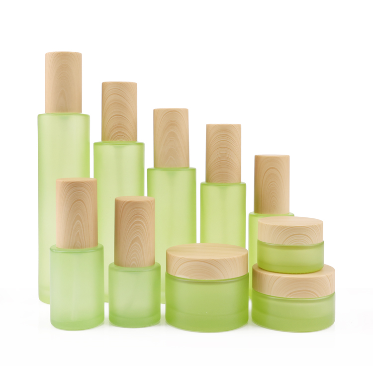 Free sample beauty cosmetic container plastic inner bamboo lid cream empty jar with screw cap for natural cosmetic