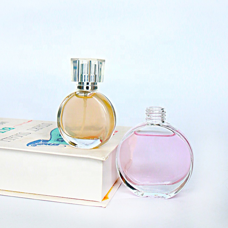 Free sample luxury 30ml 50ml flat empty perfume glass bottles with spray pump wholesale