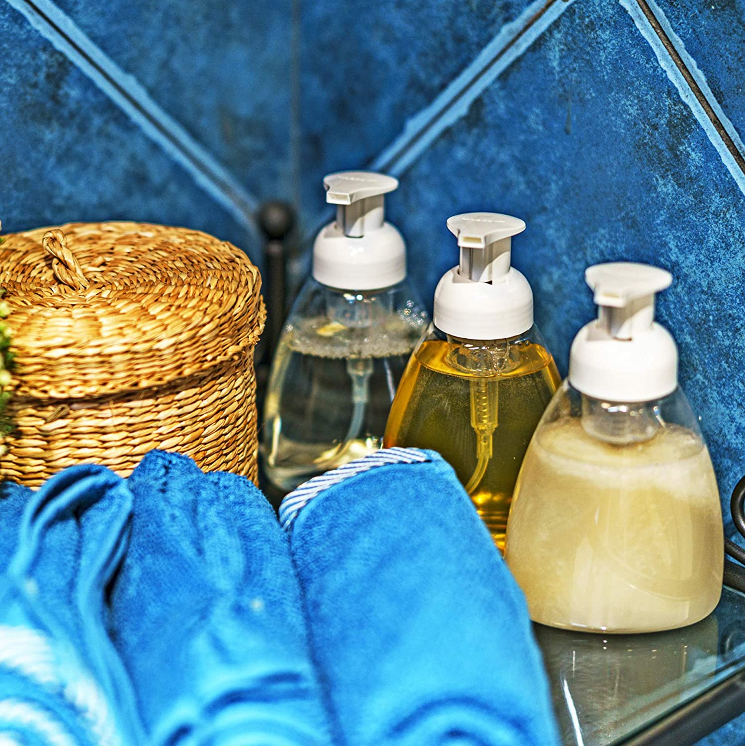 Free sample plastic lotion bottle with pump custom color cosmetic packaging