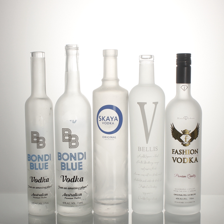 Frost screen printing 750ml 750 ml 700ml gin whisky spirit vodka brandy liquor clear round glass bottle with cork screw cap