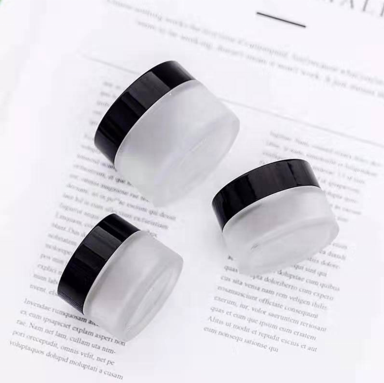 Frosted Empty Glass Cream Jar Round Glass Cosmetic Jars With Golden Lid