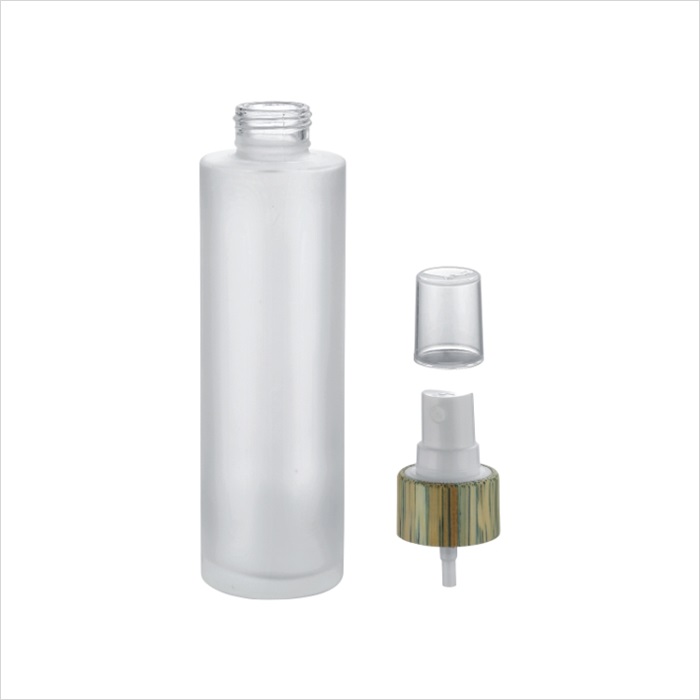 Frosted glass spray bottle 100ml cosmetic package with bamboo sprayer and transparent cap