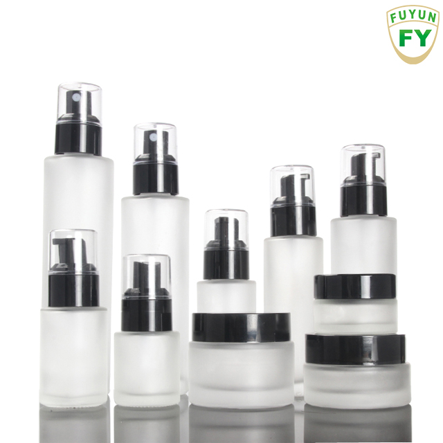 Fuyun Fast shipping high quality 120ml skin care toner frosted sprayer pump glass bottle