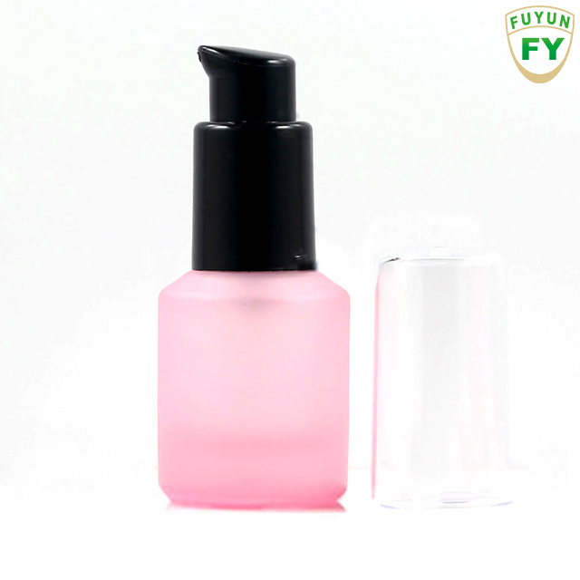Fuyun Small Order Wholesale 15ml Cosmetic Black Glass Essential Oil Lotion Bottle for Travel Skin Care with Pump