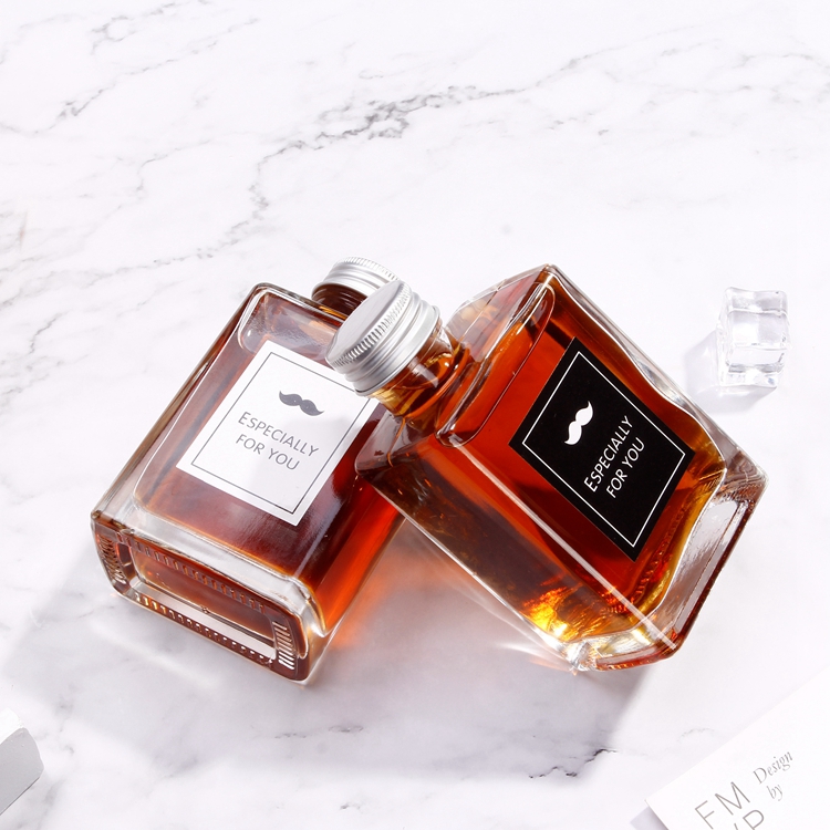 Glass Container Factory Sales Borosilicate 200ml 300ml Square Coffee Glass Vodka Whisky Bottles With Screw Cap