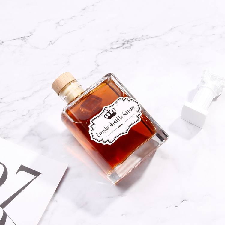 Glass Container Factory Sales Borosilicate 200ml 300ml Square Coffee Glass Vodka Whisky Bottles With Screw Cap