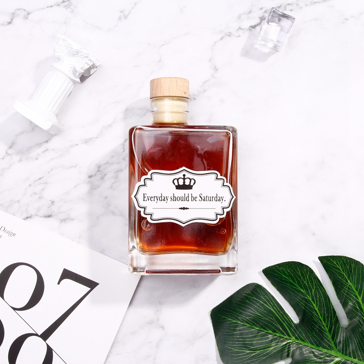 Glass Container Factory Sales Borosilicate 200ml 300ml Square Coffee Glass Vodka Whisky Bottles With Screw Cap