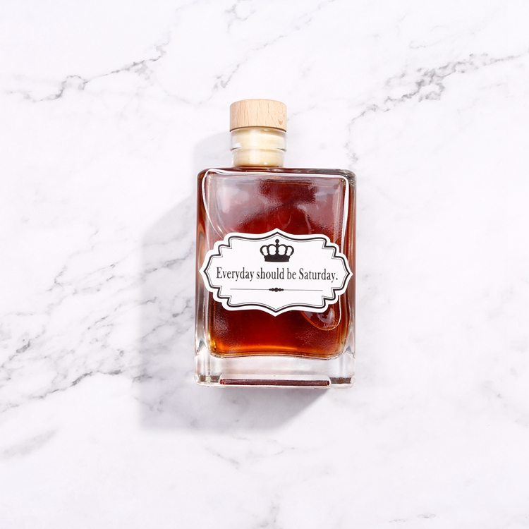 Glass Container Factory Sales Borosilicate 200ml 300ml Square Coffee Glass Vodka Whisky Bottles With Screw Cap