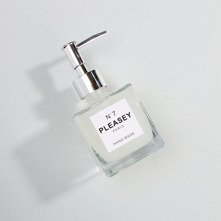 Glass Hand Sanitizer Bottle Square Hand washing Fluid Bottle with Metal Pump