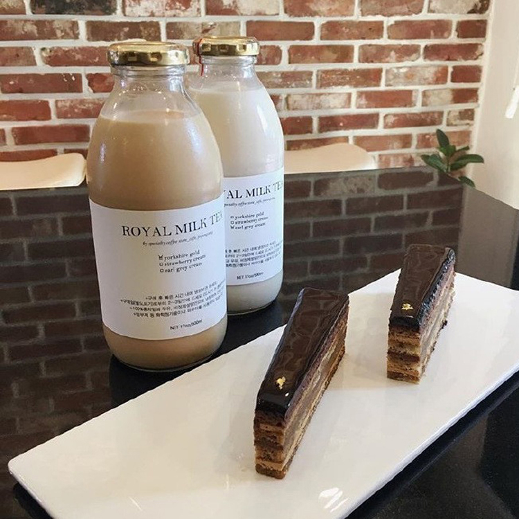 Glass Juice /Cold Pressed Juice Plastic Bottle With Twist Cap 750Ml