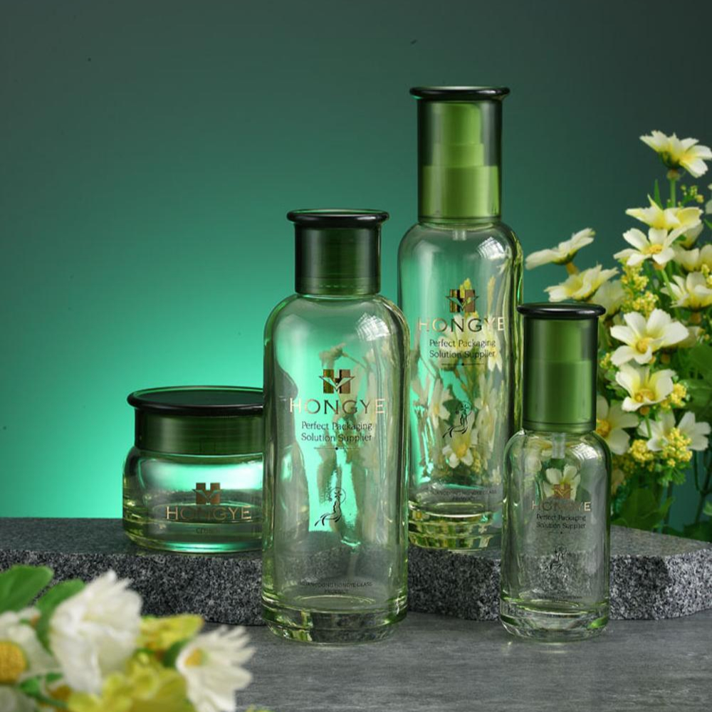 Glass Material and Cosmetic Use glass bottle with plastic cap