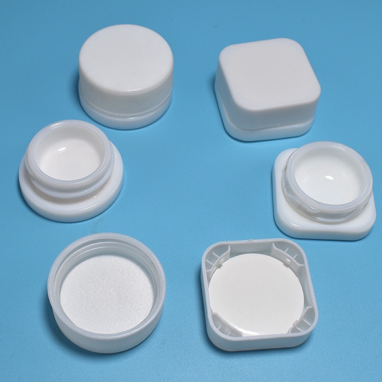 Glass jar with square pressure and rotating lid 5g eye cream