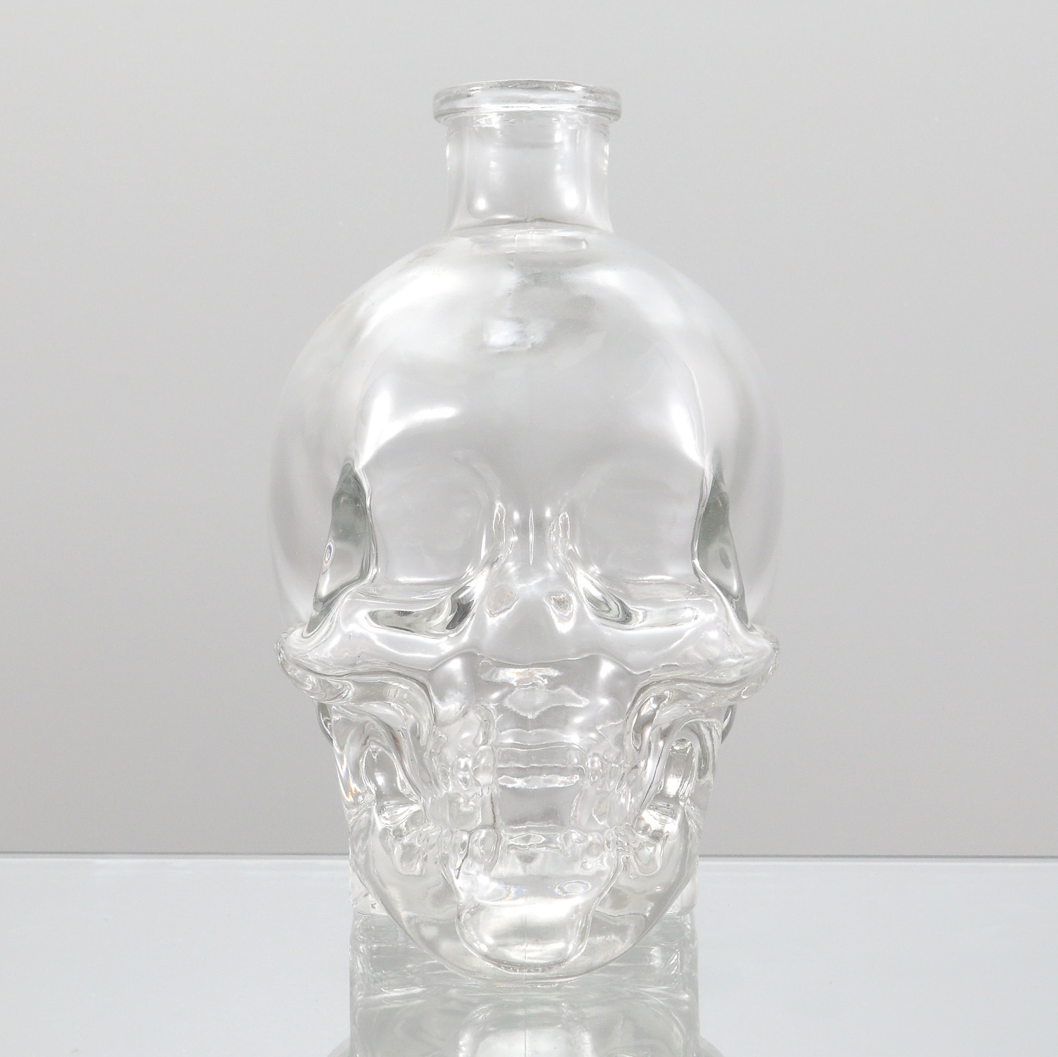Glassware Packaging Factory Customize Transparent Empty Skull Bar Glass Bottle for Liquor