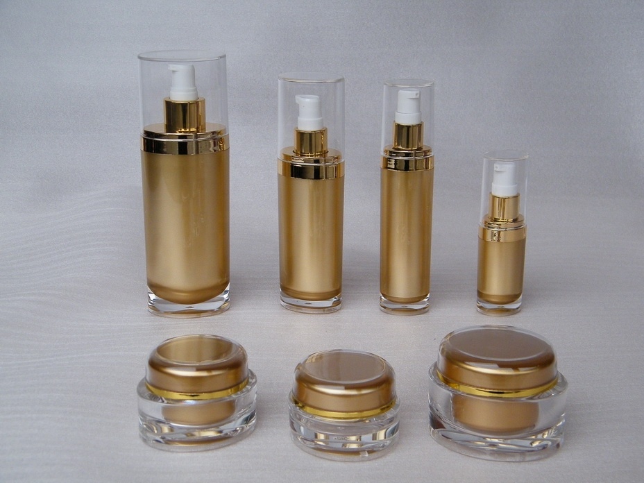Gold Cap Oval Jar Plastic Face Care 50g
