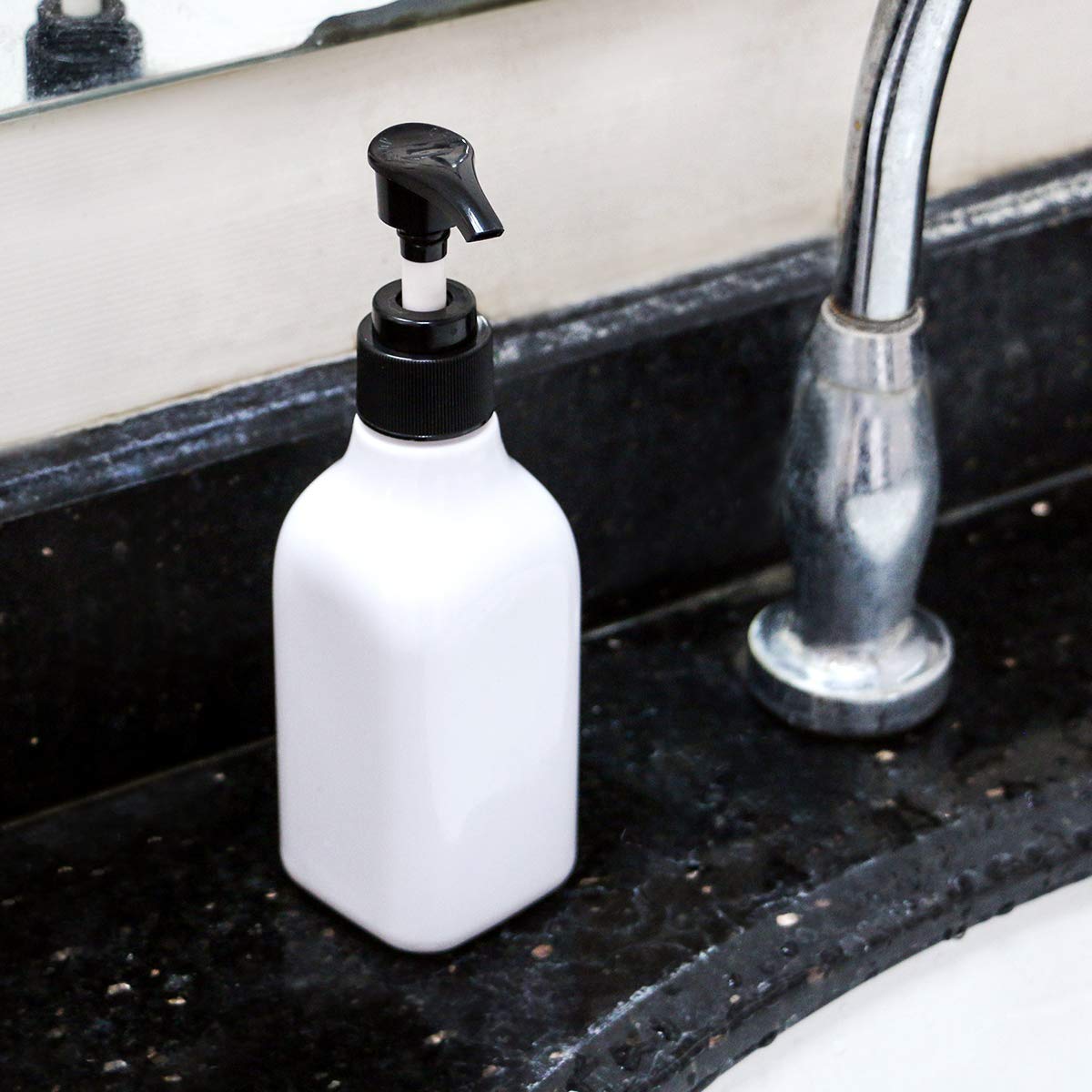 Good price 500 ml frosted plastic lotion botter with custom logo