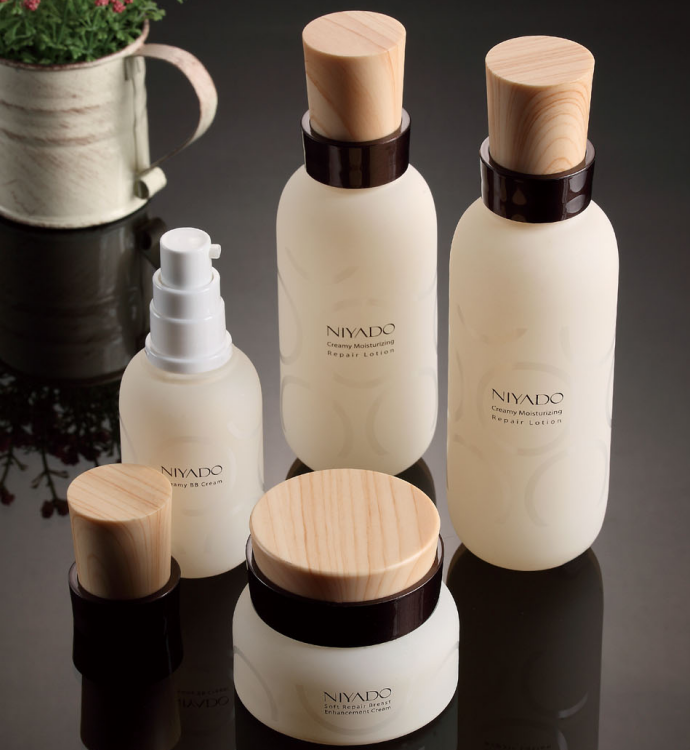 Great Quality Hot Selling Environmental Protection Glass Cosmetic Set Glass Bottle Jar With Plastic Caps For Skin Care Cream