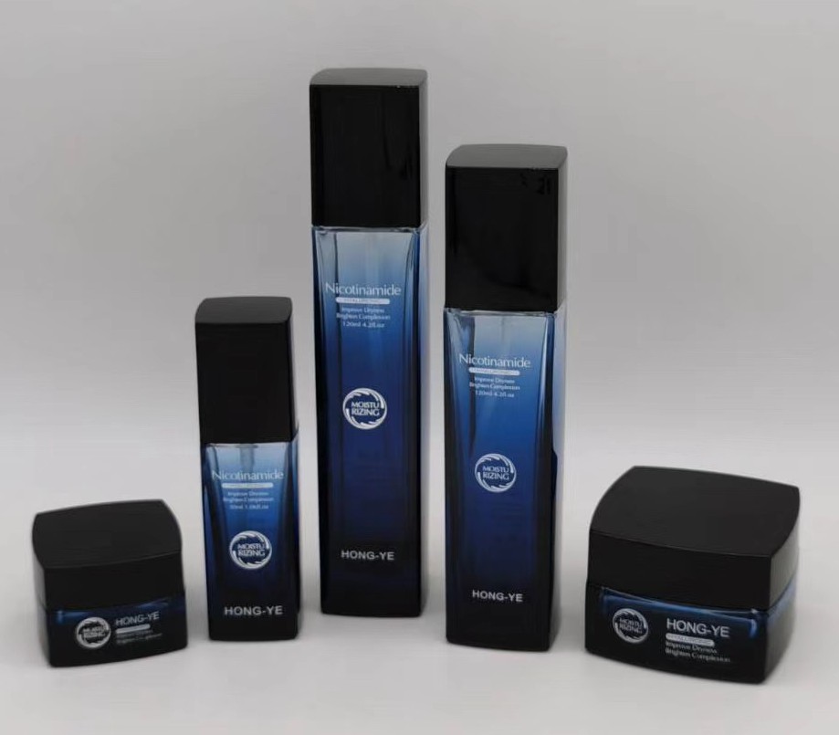 Great Quality and Luxury Glass Cosmetic Set With Plastic Caps For Skin Care Cream