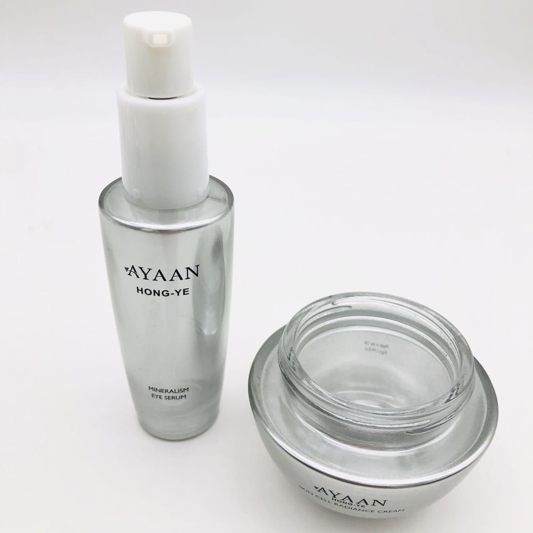 Great Quality and Luxury Glass Cosmetic Set With Plastic Caps For Skin Care Cream