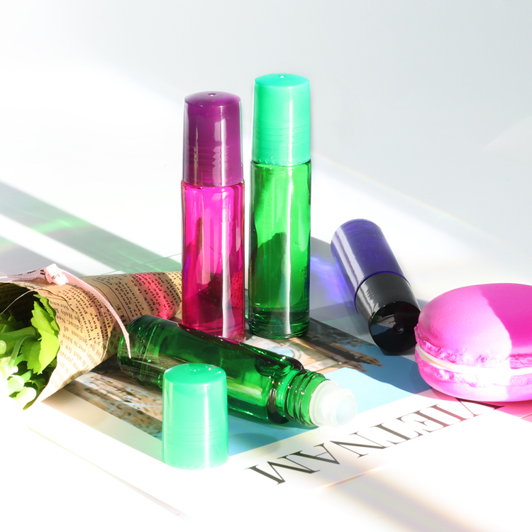 Guangzhou Jiaxing 3ml 5ml 10ml 15ml Roll On Glass Bottle with Plastic Caps Cosmetic Essential Oil Roller Bottles