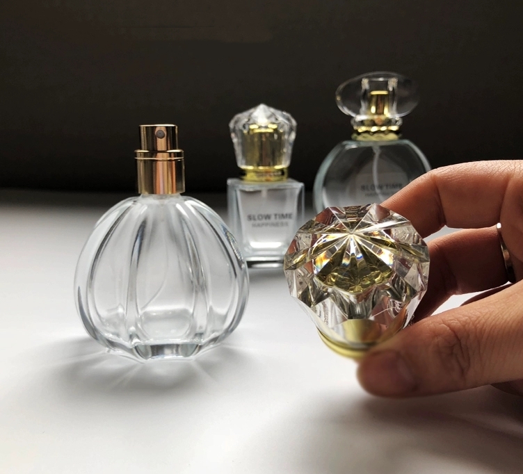 H&Z Wholesale Custom Made Clear Art Carved Crystal Empty Refillable Perfume Bottle 50ML