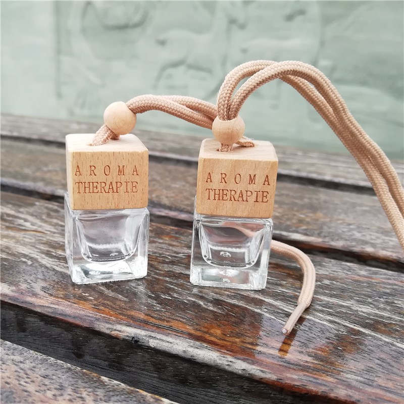 H395 Custom Wedding Gift Air Fresher Hanging Empty Fragrance Aroma Bottles Wooden Lid Car Glass Cubic Perfume Bottle