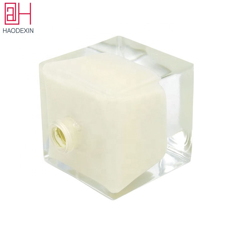 HAODEXIN empty cube thick bottom glass square 50ml 100ml perfume bottles custom colors label wholesale pump sprayer manufacturer