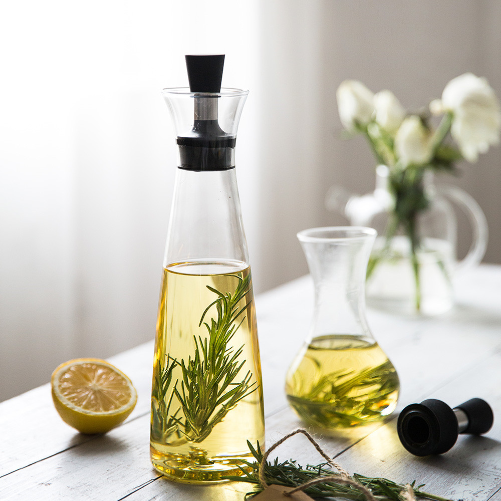 Hand made high borosilicate transparent glass cooking oil bottle