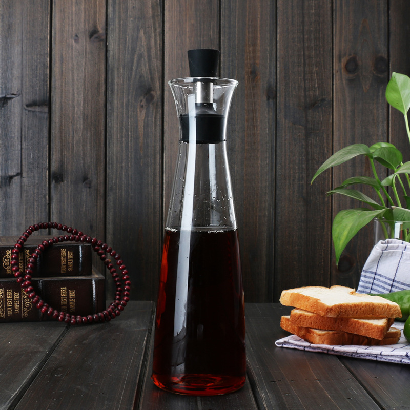 Hand made high borosilicate transparent glass cooking oil bottle