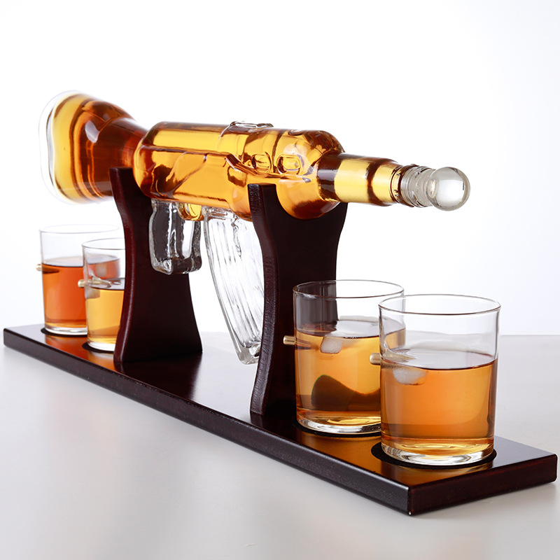 Handmade glass bottle decanter AK 47 gun shape bottle glass whiskey decanter and glasses sets aK 47 vodka