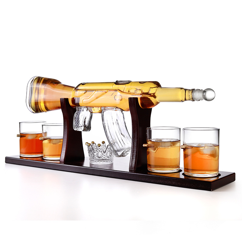 Handmade glass bottle decanter AK 47 gun shape bottle glass whiskey decanter and glasses sets aK 47 vodka