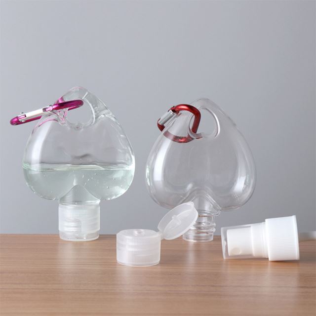 Heart Shape Hot Selling Empty 30ml 50ml 60ml 100ml Hand Sanitizer Bottle with Keychain Carabiner