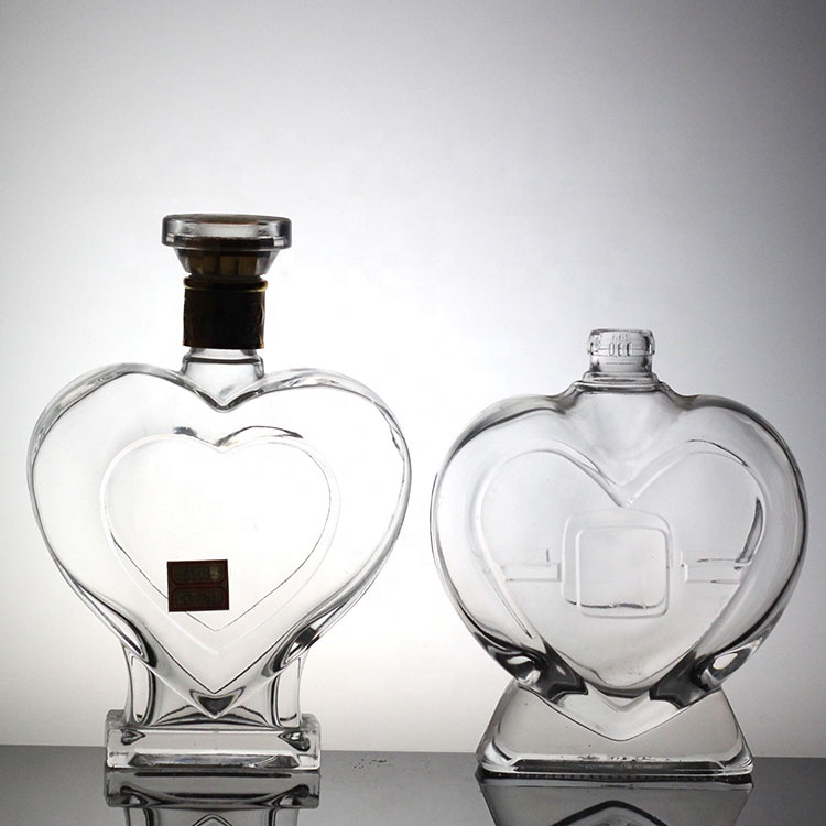 Heart Shaped Glass Bottle Wine 500ml Liquor Bottle With Cork wholesale