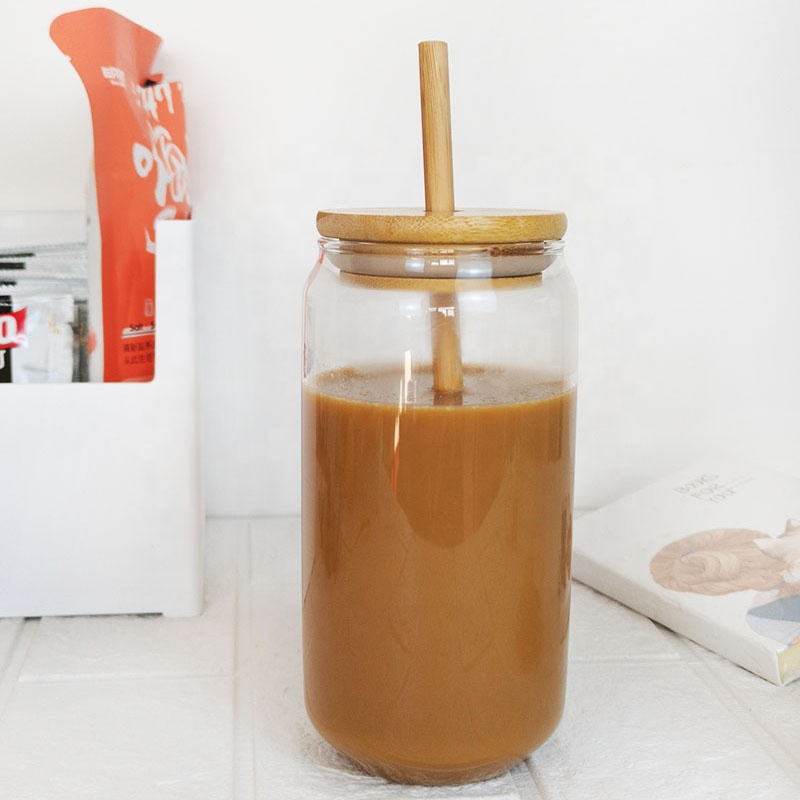 Heat and cold resistant glass jar with lid and straw