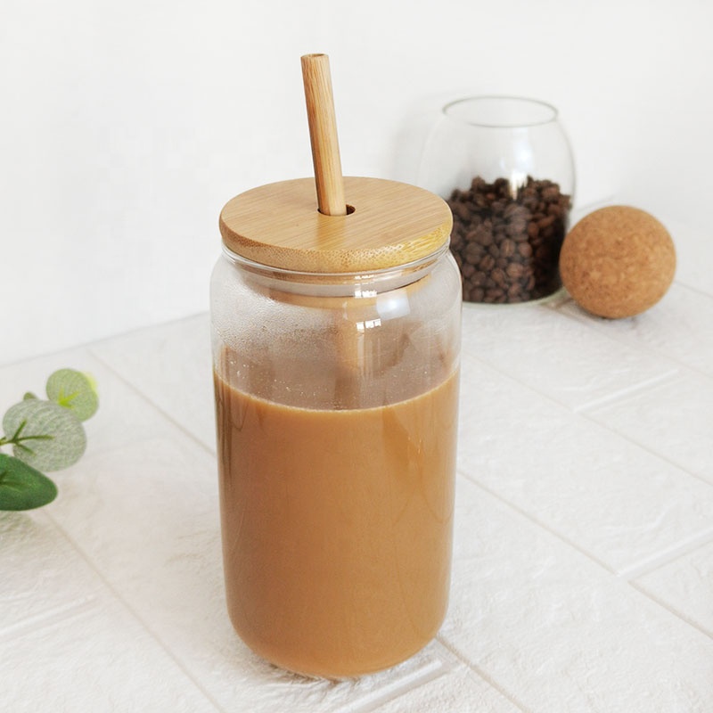 Heat and cold resistant glass jar with lid and straw