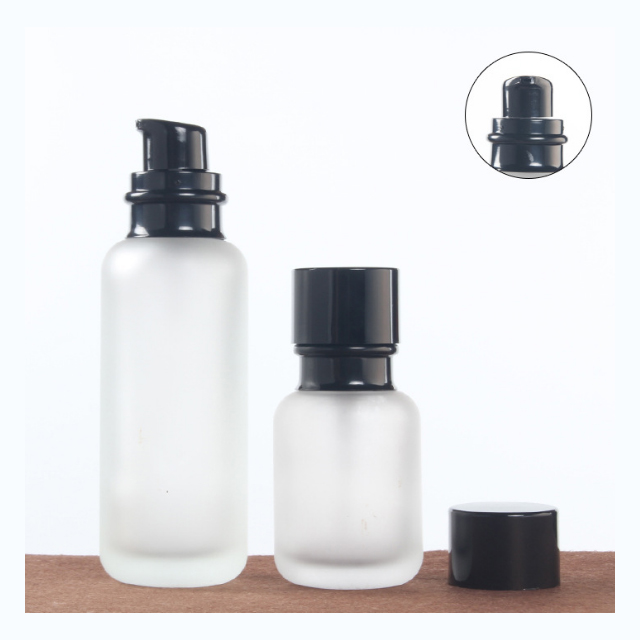 Hengjian 150ml Clear Frosted Glass Bottle With Black Screw Cap Toner Bottle Cosmetic Packaging