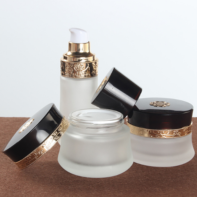 Hengjian 50g 30g clear frosted glass cosmetic skin care eye cream jar with plastic luxury black screw cap
